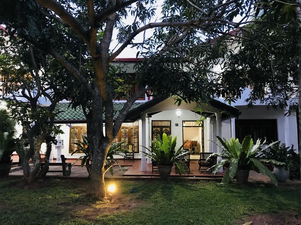Pearl House Resort Anuradhapura Bagian luar foto